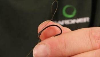 Basic carp rig for beginners step 4 Basic carp rig for beginners step 4