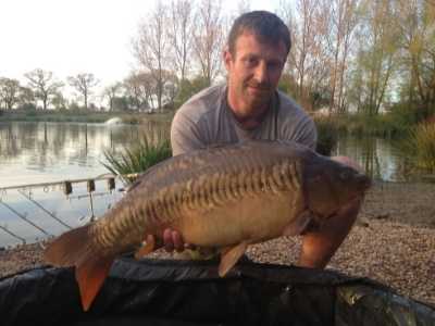 best uk fishing holidays - olivemead lake